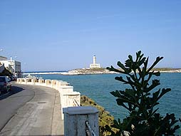 Vieste, Pizzomunno, Gargano - Splendida citt&agrave; sul Gargano, con numerosi alberghi, residence, hotel, villaggi, pensioni, agenzie e agriturismo a disposizione del Turismo. 